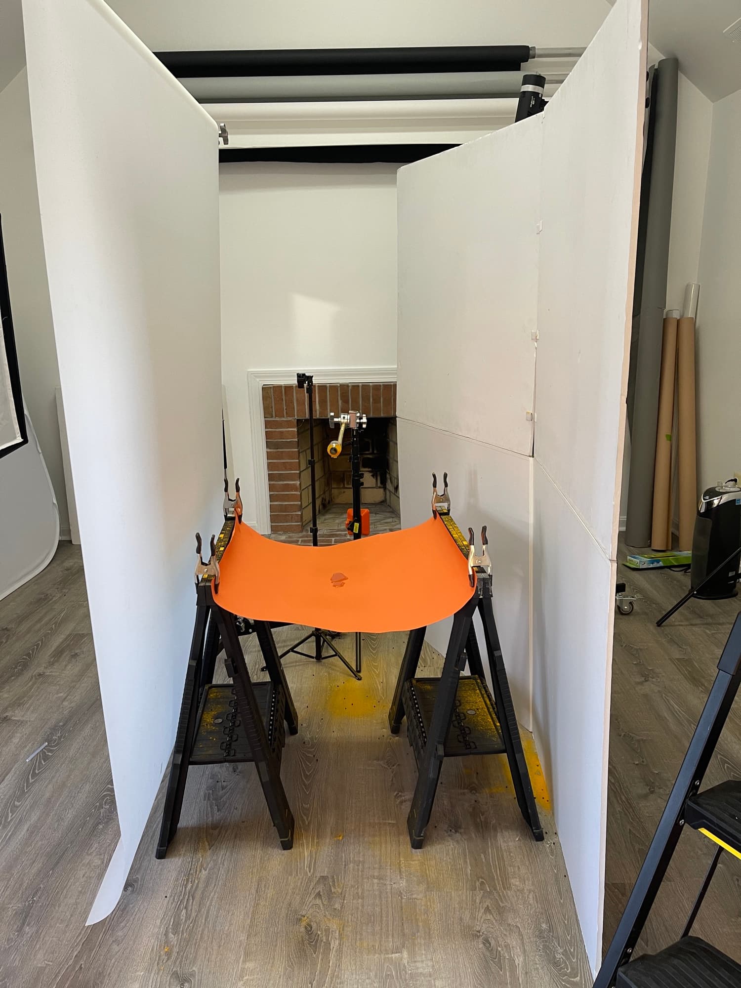 Behind the scenes — image 9