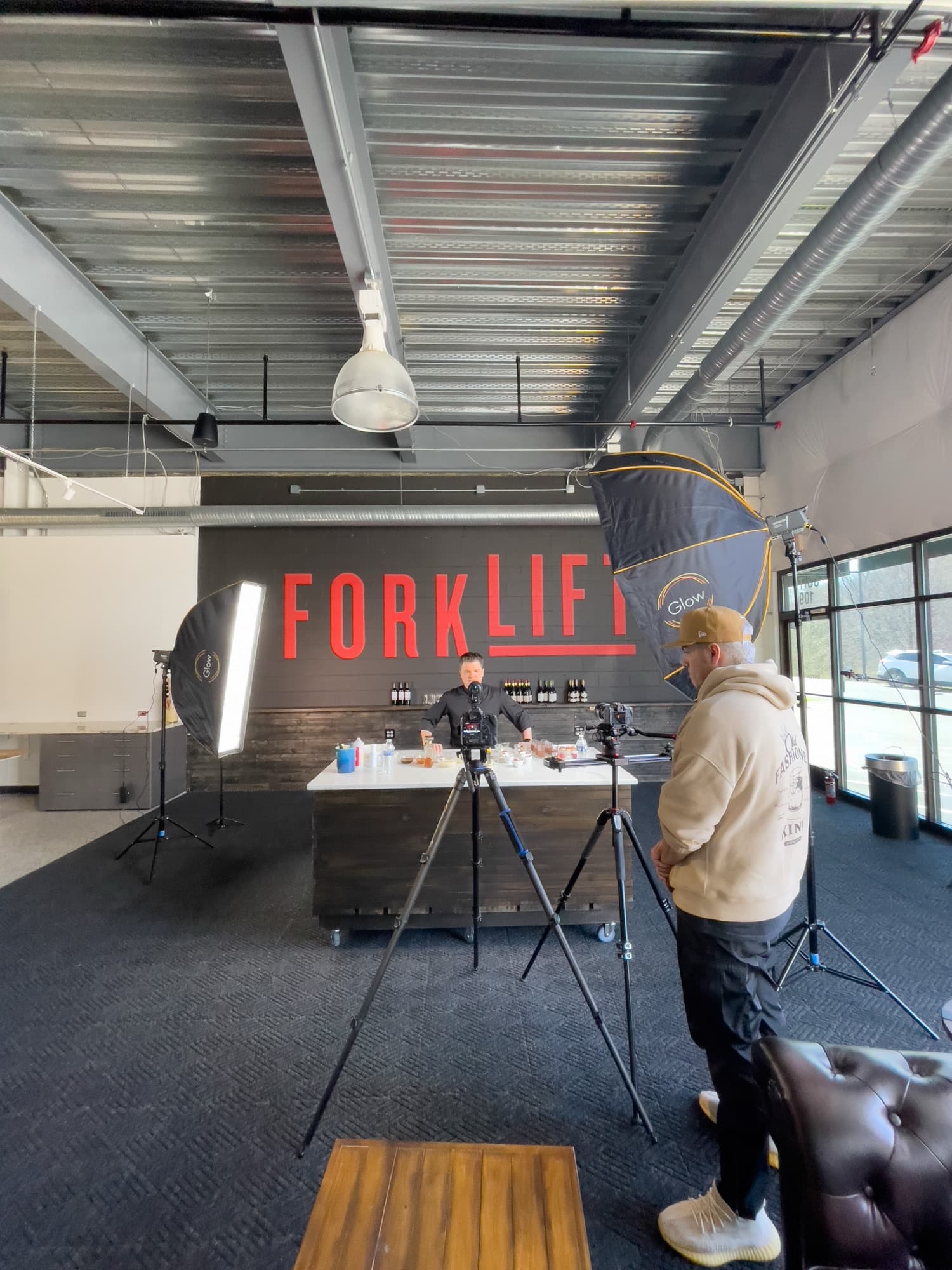 Behind the scenes — image 15