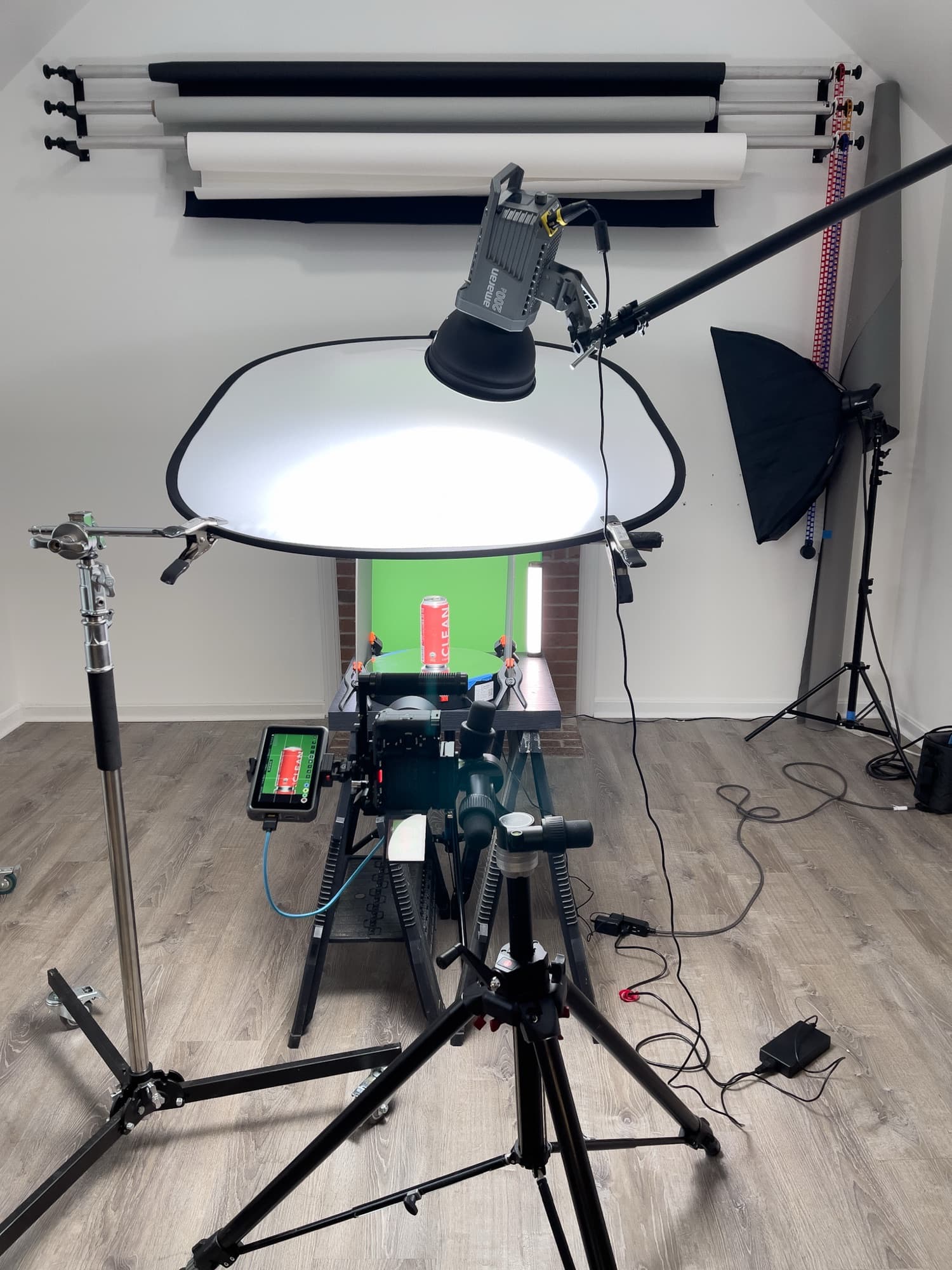 Behind the scenes — image 17